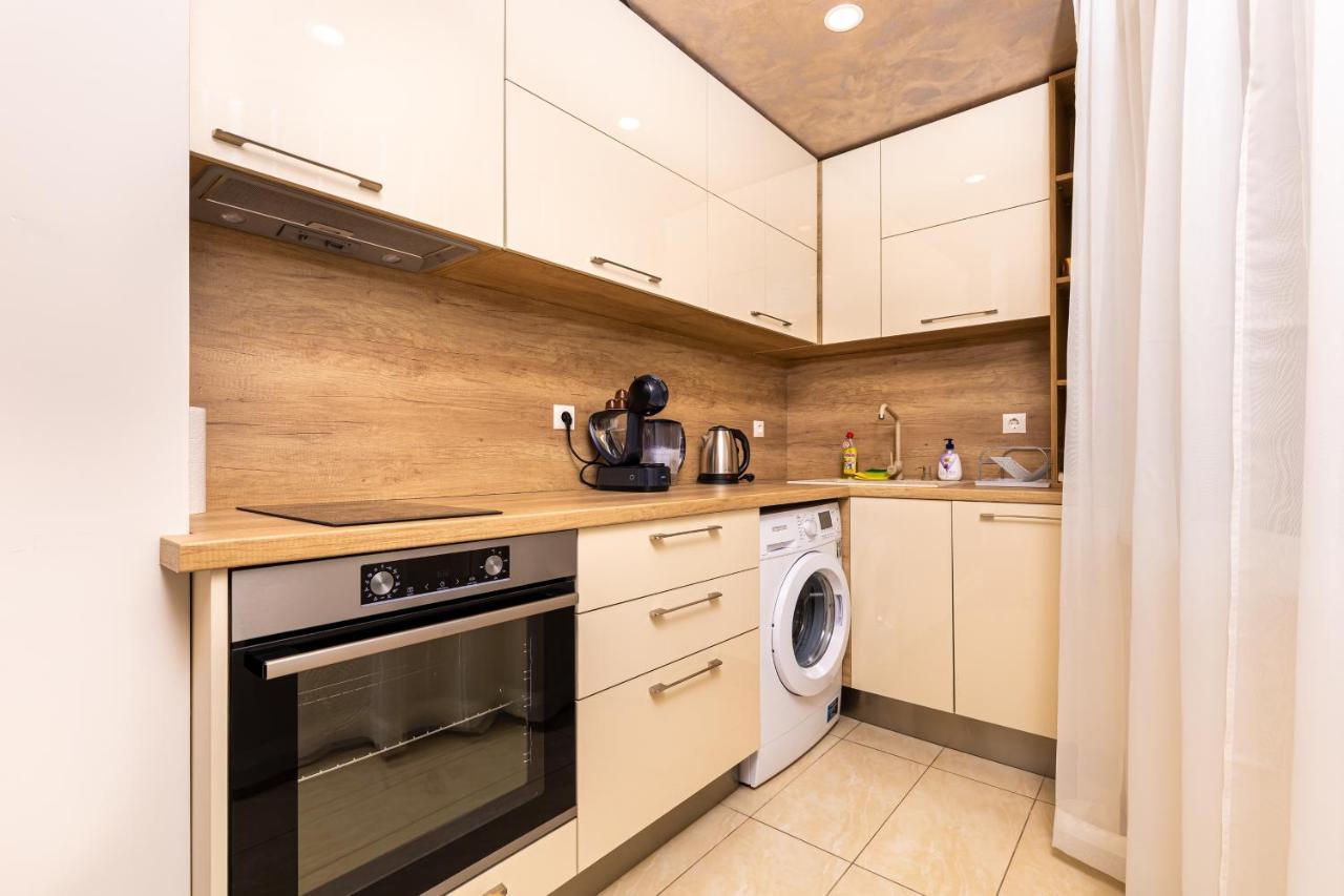 Sunny 1Bd Apartment In Old Town By Flat Mаnager Plovdiv Esterno foto
