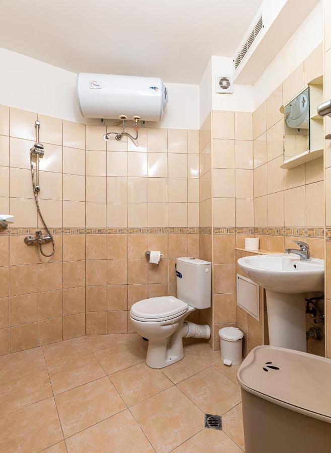 Sunny 1Bd Apartment In Old Town By Flat Mаnager Plovdiv Esterno foto