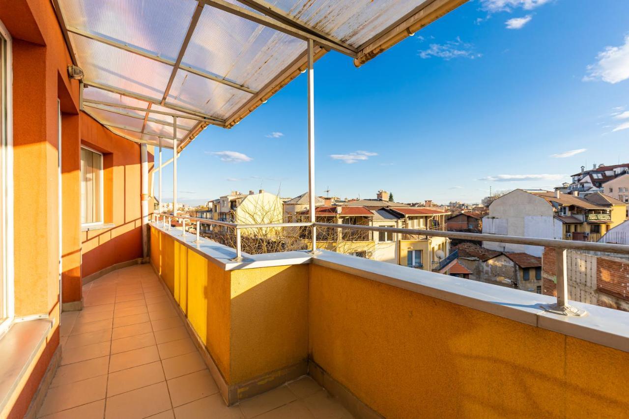 Sunny 1Bd Apartment In Old Town By Flat Mаnager Plovdiv Esterno foto